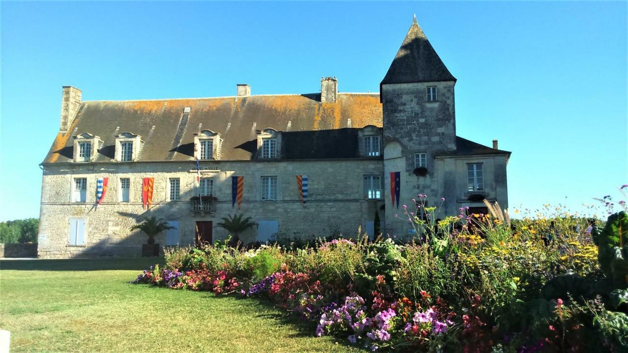 Les Gites Du Vigneron Et Cd'H Saint-Seurin-de-Palenne Exterior photo