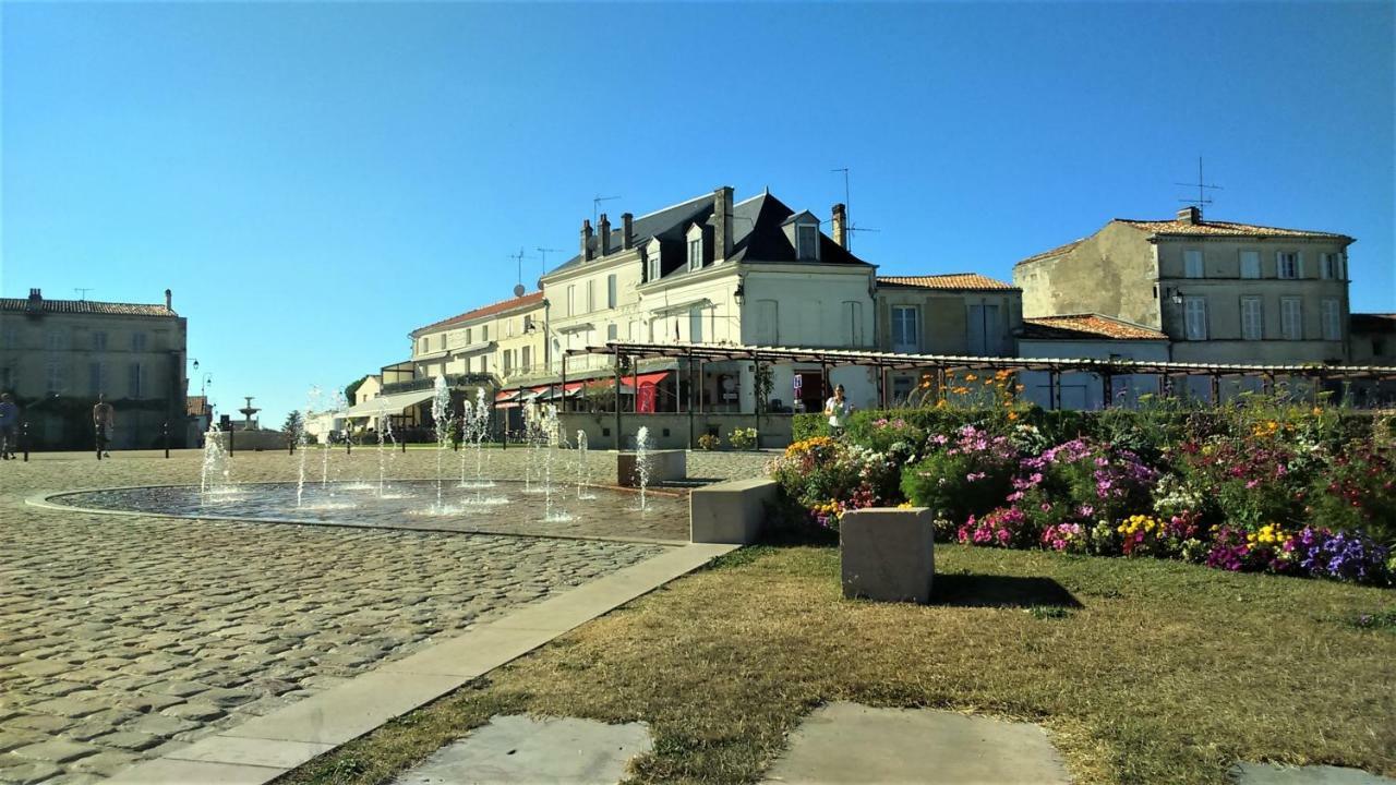 Les Gites Du Vigneron Et Cd'H Saint-Seurin-de-Palenne Exterior photo
